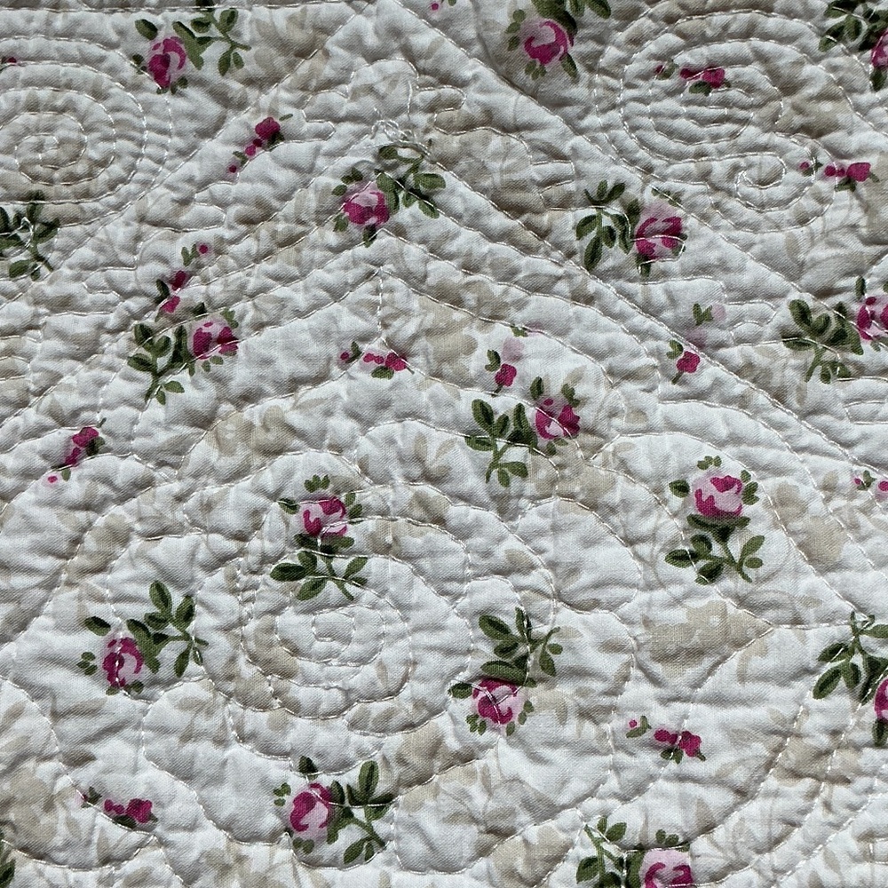 Quilted table runner - Picture 4 of 4
